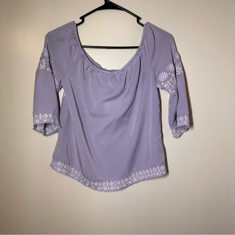 Gianni Bini Purple Blouse with White Embroidery - Picture 2 of 3